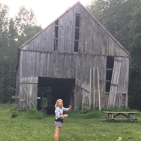 Meet your Posher, Vicki - Picture 2 of 4